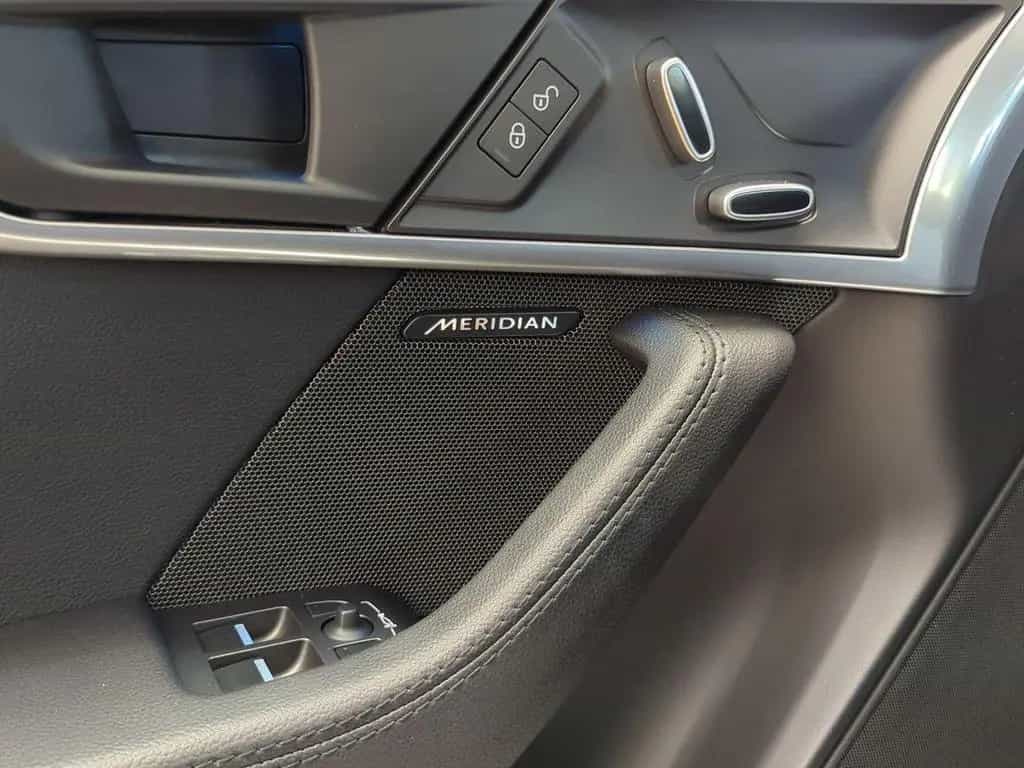 Jaguar F-Type COUPE P300 R-DYANMIC PANO-DACH+TEIL-LEDER 03/2018-photo-25