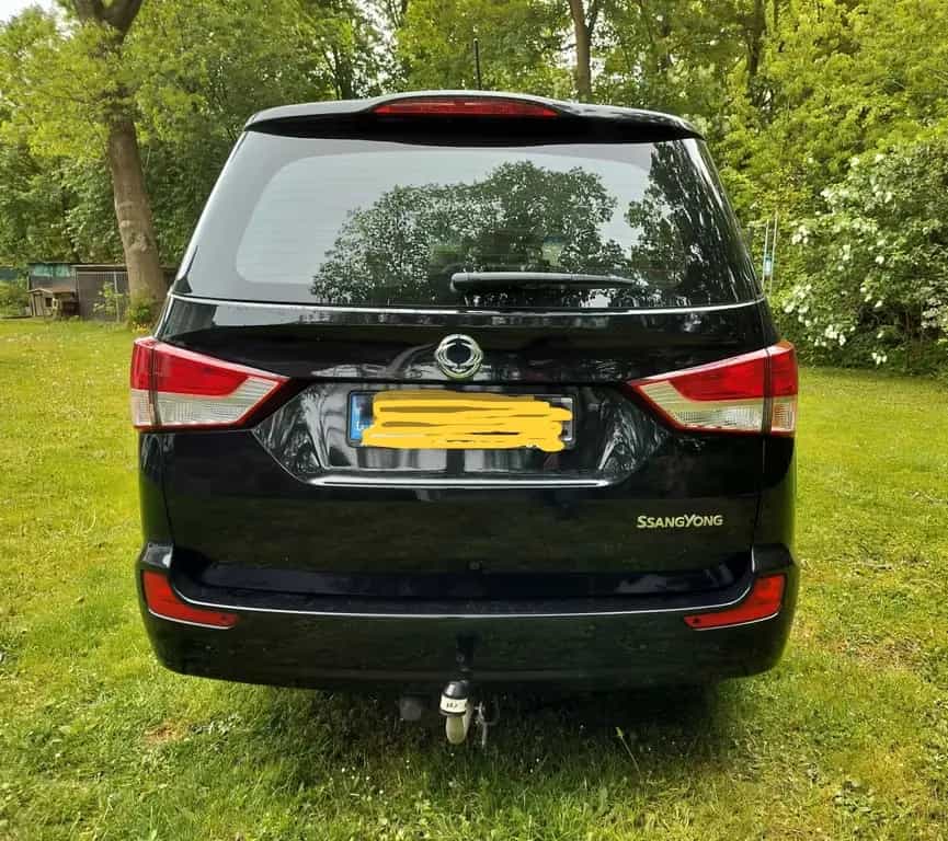 Ssangyong Rodius 2.2 Diesel e-XDi 220 Turismo 2WD Turismo 06/2017-photo-3