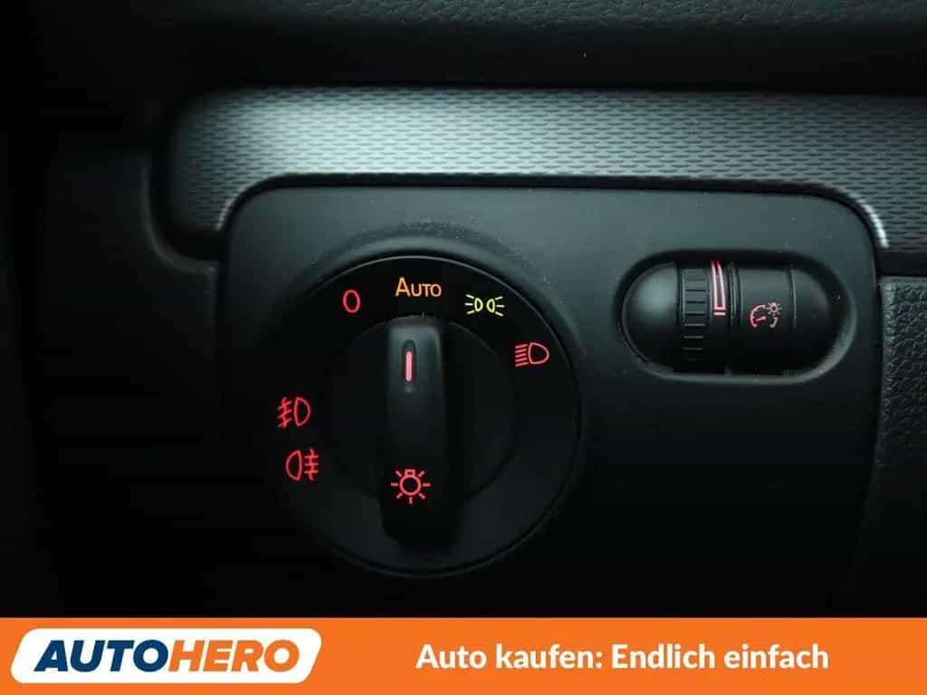 Volkswagen Golf VI 1.4 TSI Lounge Aut.*NAVI*BI-XENON*PDC* 05/2015-photo-23