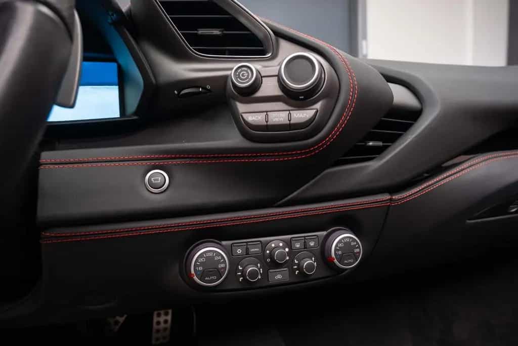 Ferrari 488 Spider 08/2019-photo-17