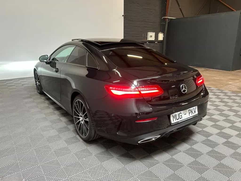Mercedes-Benz E 300 E300 Coupe *AMG-Night-Pano* 02/2019-photo-1
