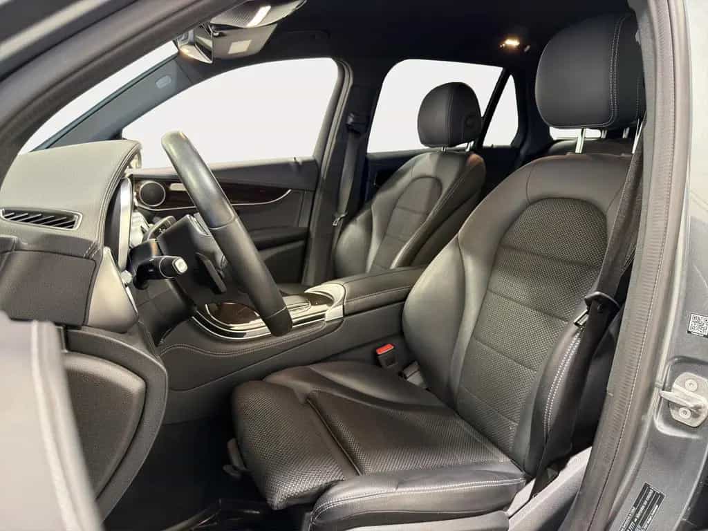 Mercedes-Benz GLC-Class 200 4Matic*EXCLUSIVE*NAVI*LED-MULTIBEAM*KAME 11/2019-photo-3