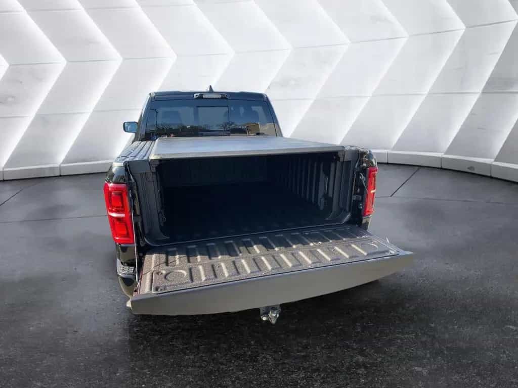 Dodge RAM 1500 Limited Night Crew Cab null-photo-12