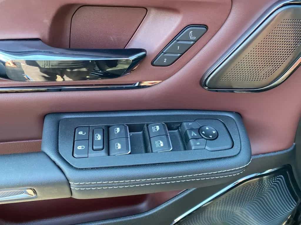 Dodge RAM 1500 Limited Night Crew Cab null-photo-19