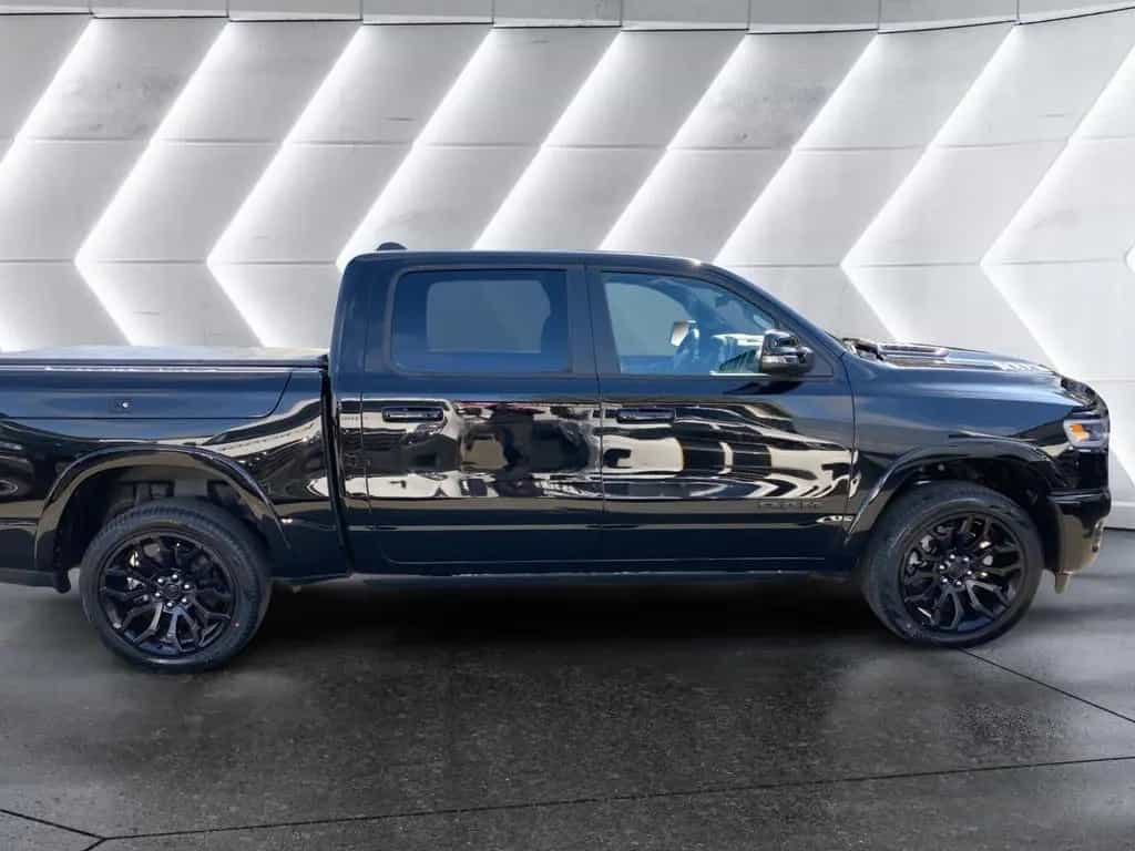 Dodge RAM 1500 Limited Night Crew Cab null-photo-4