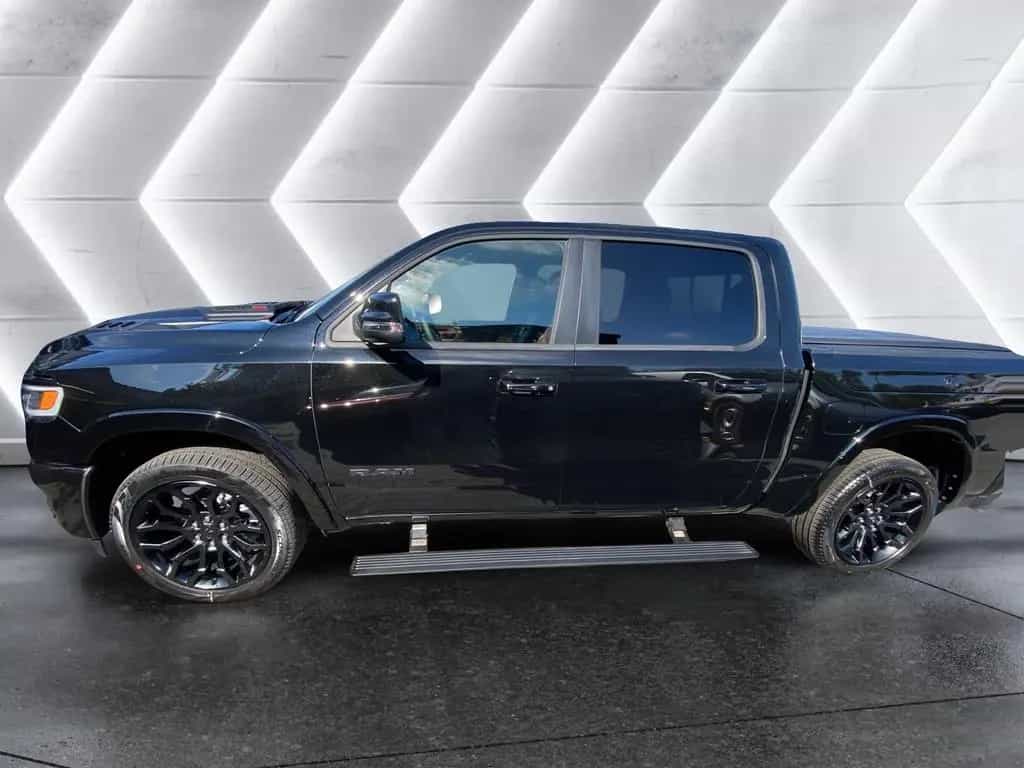 Dodge RAM 1500 Limited Night Crew Cab null-photo-9