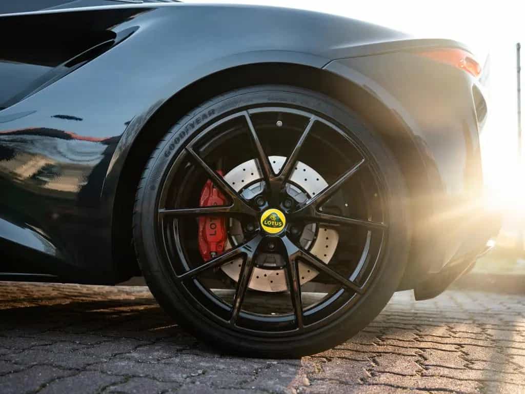 Lotus Emira First Edition V6  *neuwertig* 02/2024-photo-18