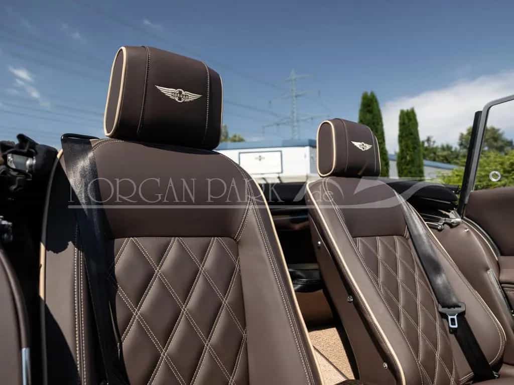 Morgan Plus 4 Plus Four  MY25 *Coffee Beige / Soft Dark Brown* null-photo-18