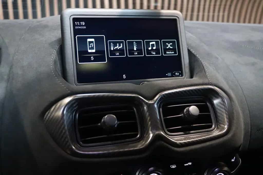 Aston Martin V8 Vantage V8 New Vantage - Perfect Condition - Full Carbon 08/2018-photo-12