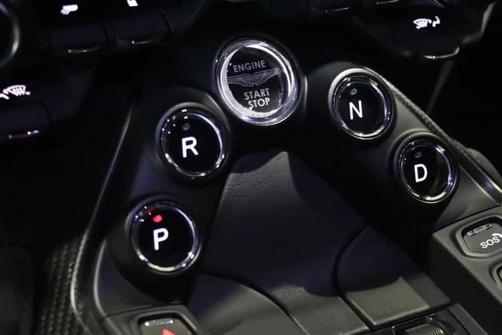Aston Martin V8 Vantage V8 New Vantage - Perfect Condition - Full Carbon 08/2018-photo-14