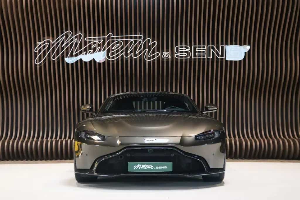 Aston Martin V8 Vantage V8 New Vantage - Perfect Condition - Full Carbon 08/2018-photo-2