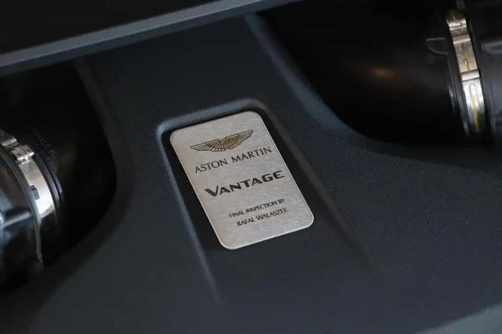Aston Martin V8 Vantage V8 New Vantage - Perfect Condition - Full Carbon 08/2018-photo-20