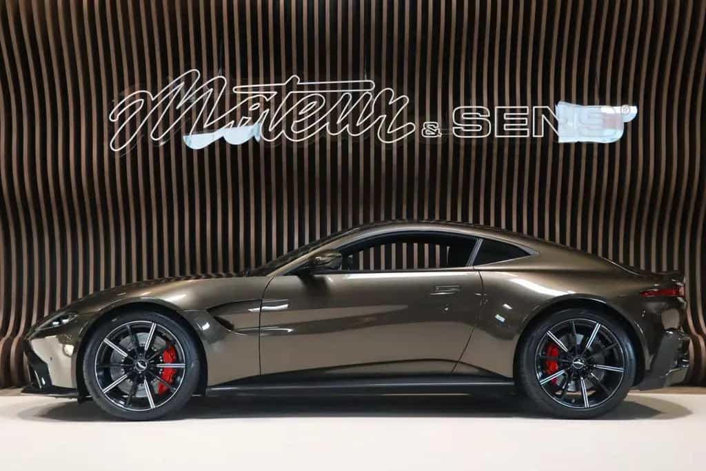 Aston Martin V8 Vantage V8 New Vantage - Perfect Condition - Full Carbon 08/2018-photo-4