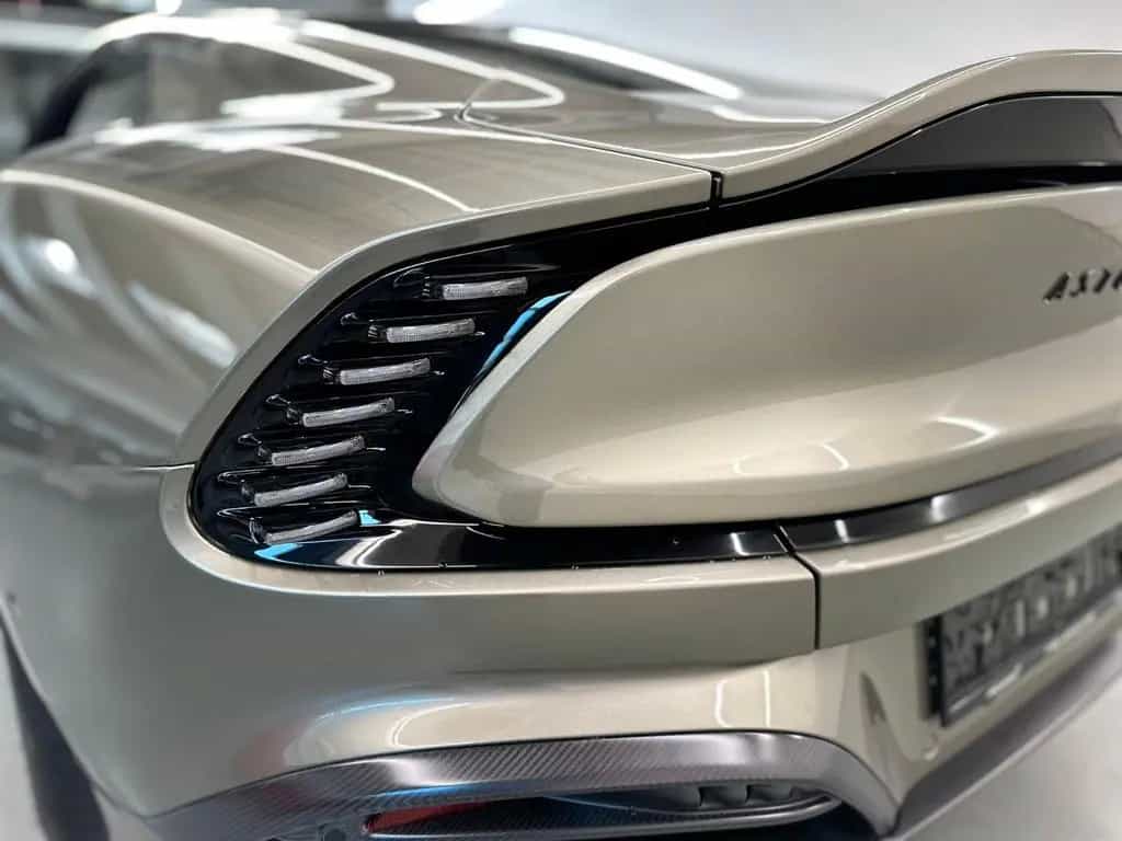 Aston Martin Vanquish Coupé | Titanium Grey | Carbon | PANO 11/2025-photo-18