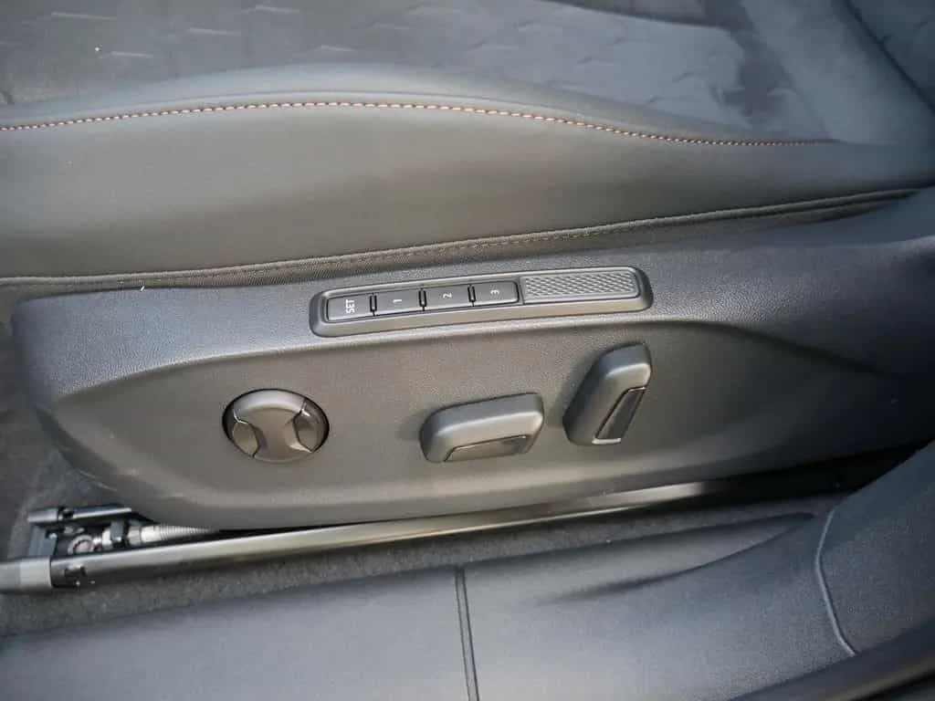 Cupra Terramar VZ 2.0 TSI 4Drive ACC HUD LED PANO 360° 11/2024-photo-19