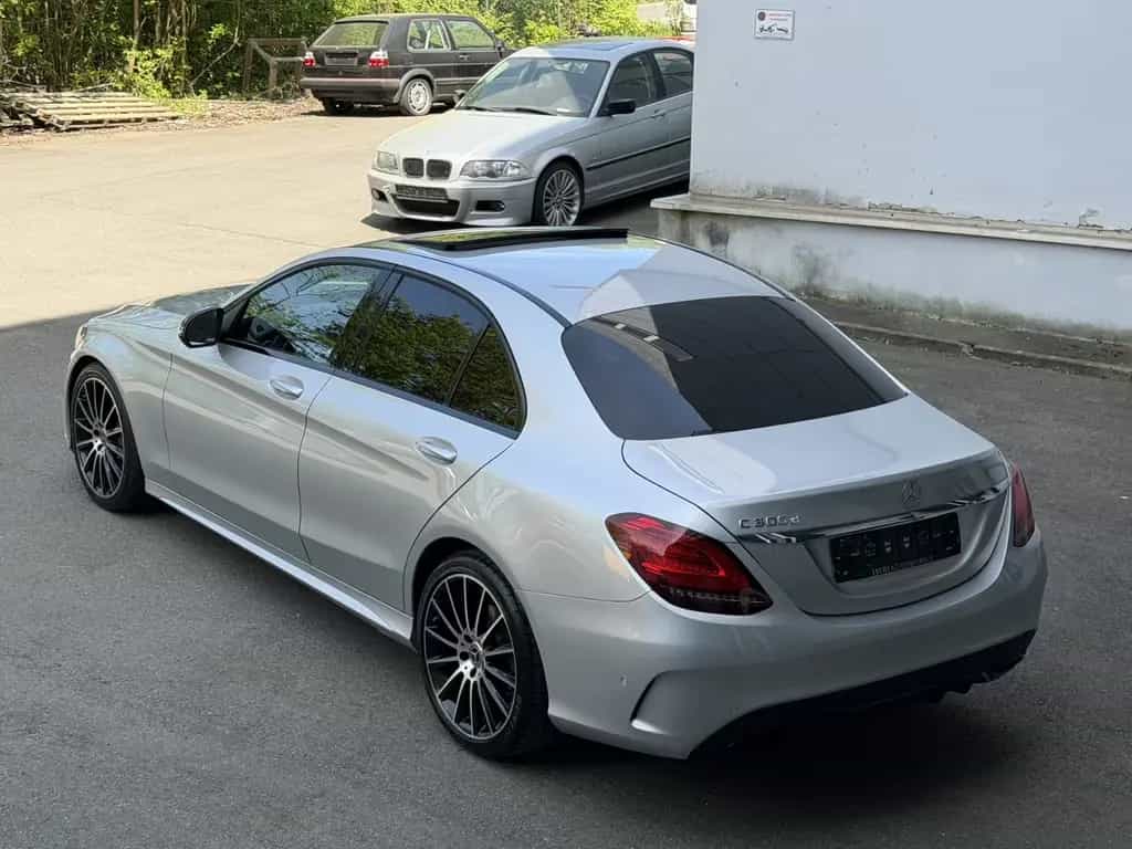 Mercedes-Benz C-Class 300 D AMG Night LED Schiebedach Rü-Kamera 19" 07/2021-photo-2