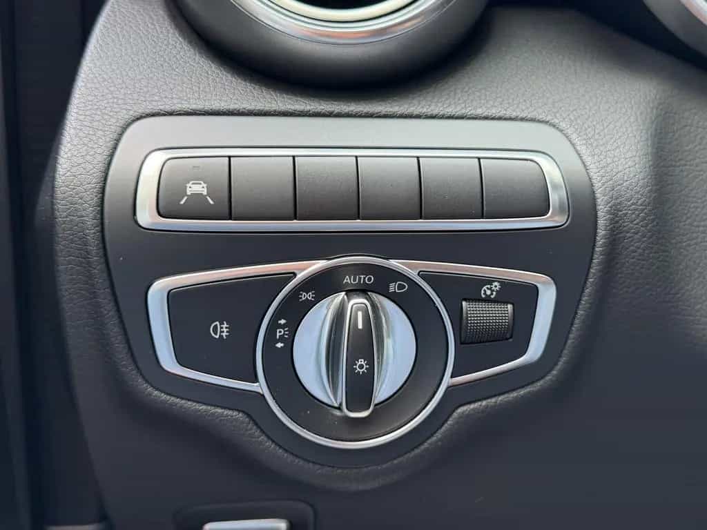 Mercedes-Benz C-Class 300 D AMG Night LED Schiebedach Rü-Kamera 19" 07/2021-photo-30