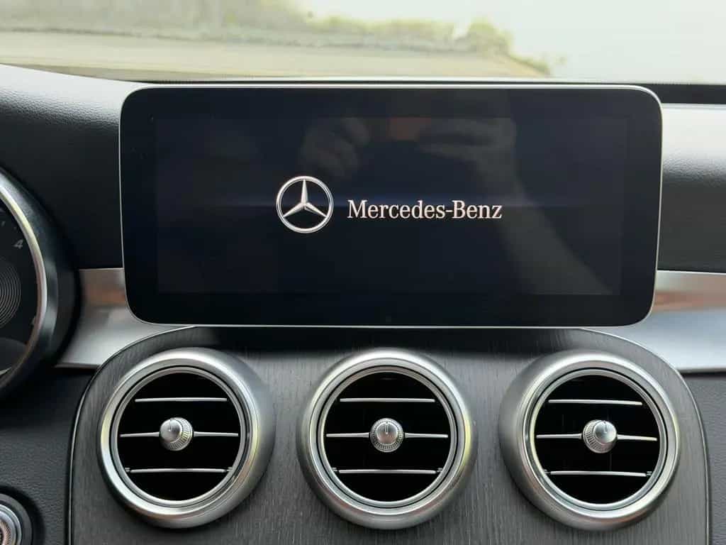 Mercedes-Benz C-Class 300 D AMG Night LED Schiebedach Rü-Kamera 19" 07/2021-photo-32