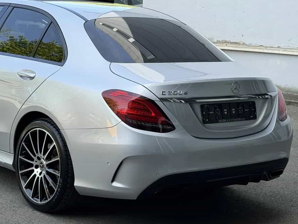 Mercedes-Benz C-Class 300 D AMG Night LED Schiebedach Rü-Kamera 19" 07/2021-photo-42