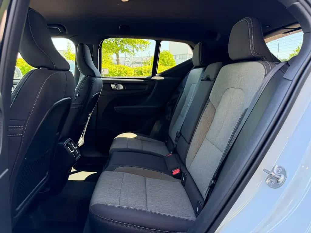 Volvo XC40 B3 Core DCT 07/2025-photo-11