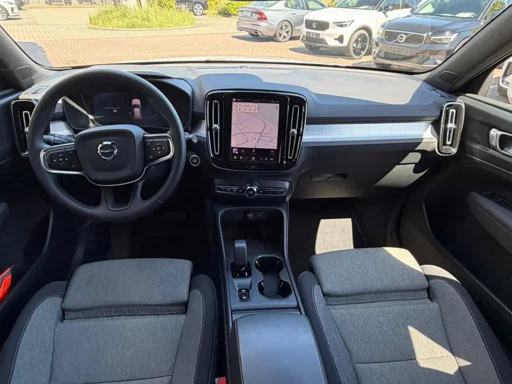 Volvo XC40 B3 Core DCT 07/2025-photo-5