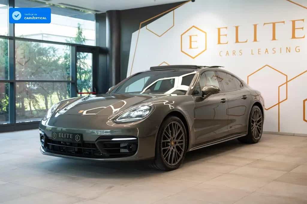 Porsche Panamera 4 Platinum Edition 04/2023-photo-0