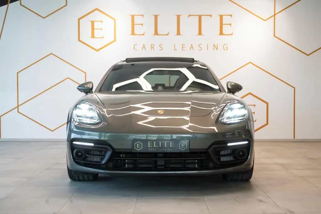 Porsche Panamera 4 Platinum Edition 04/2023-photo-1