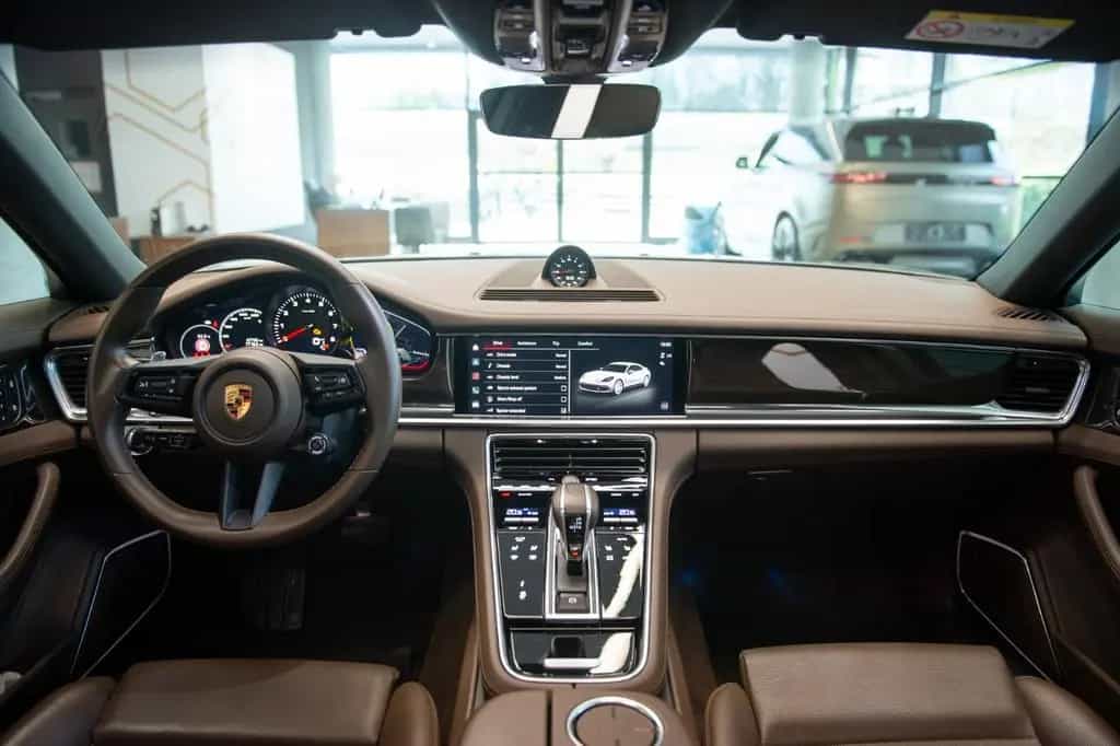 Porsche Panamera 4 Platinum Edition 04/2023-photo-10