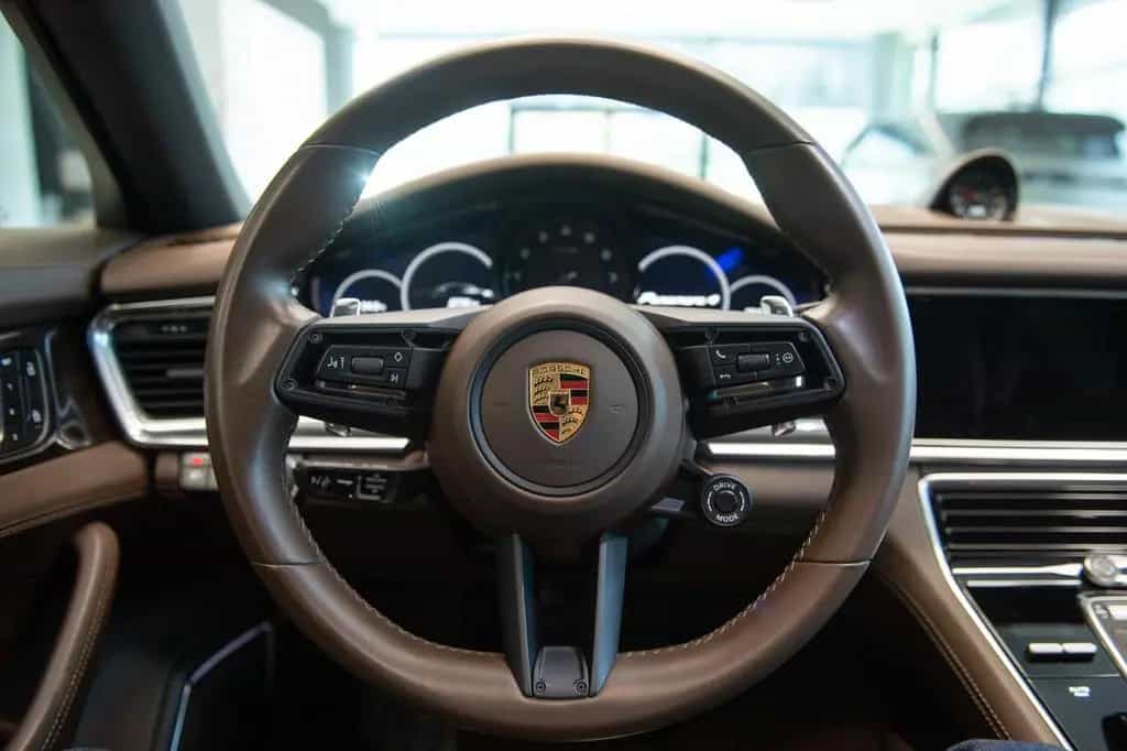 Porsche Panamera 4 Platinum Edition 04/2023-photo-11