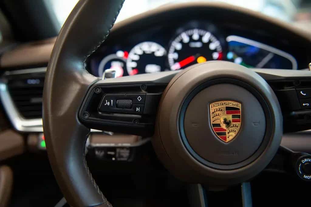 Porsche Panamera 4 Platinum Edition 04/2023-photo-12