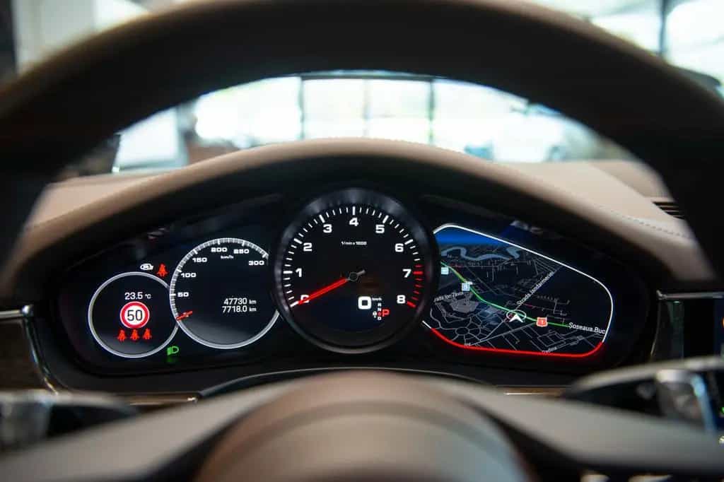 Porsche Panamera 4 Platinum Edition 04/2023-photo-14