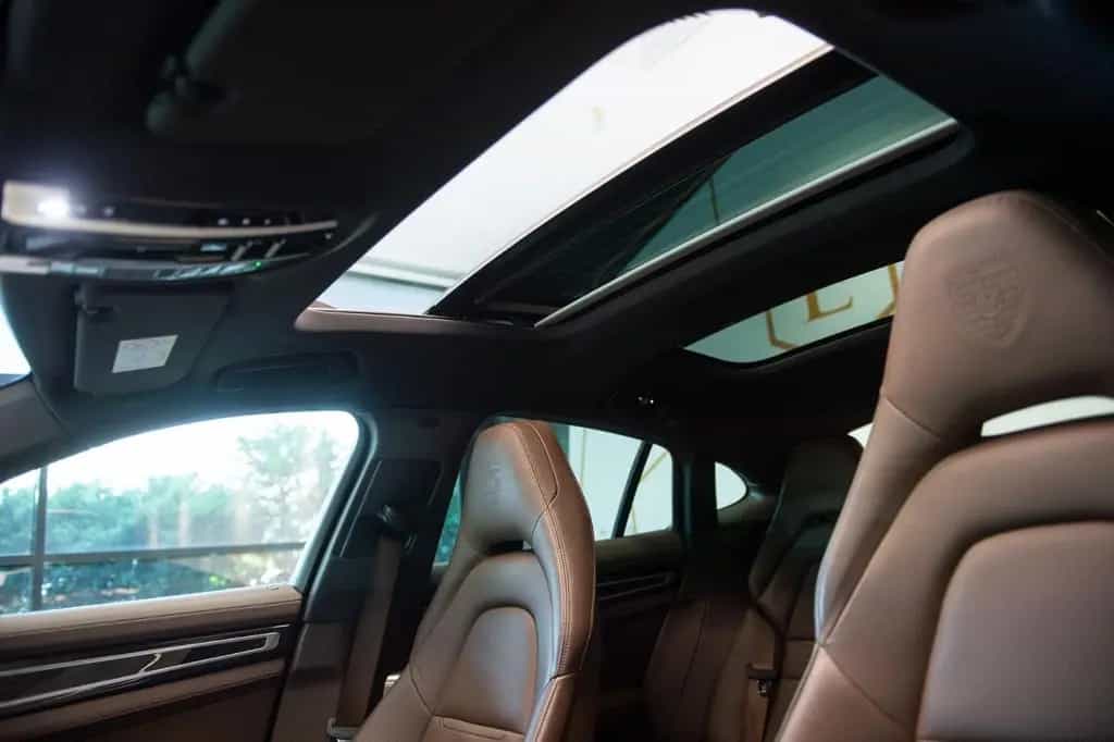 Porsche Panamera 4 Platinum Edition 04/2023-photo-8