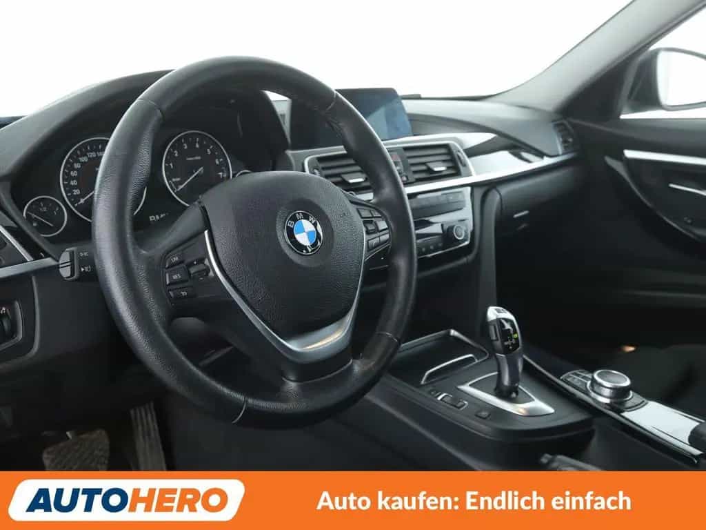BMW 3 Series 320i Sport Line Aut.*NAVI*TEMPO*PDC*SHZ*ALU* 09/2018-photo-9