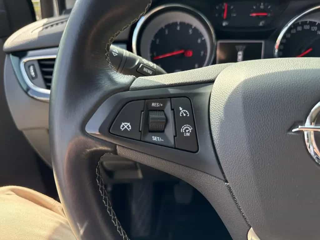 Opel Astra 1.4 Sports Tourer Dynamic Apple CarPlay An 08/2017-photo-17