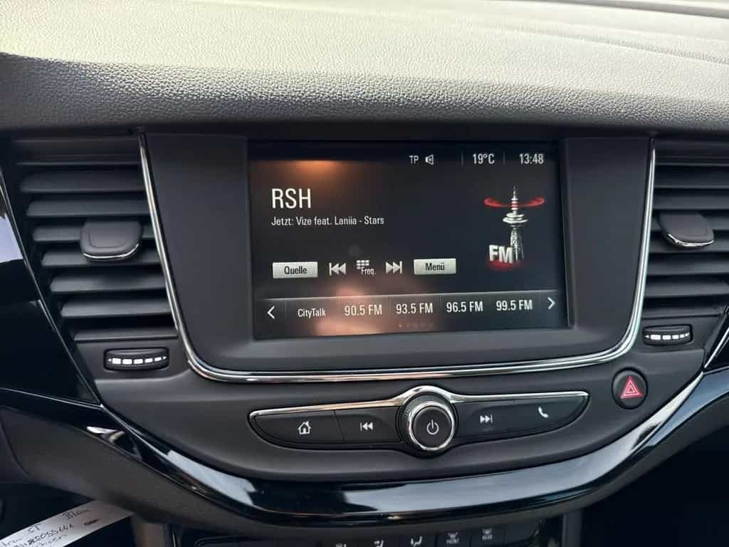 Opel Astra 1.4 Sports Tourer Dynamic Apple CarPlay An 08/2017-photo-19