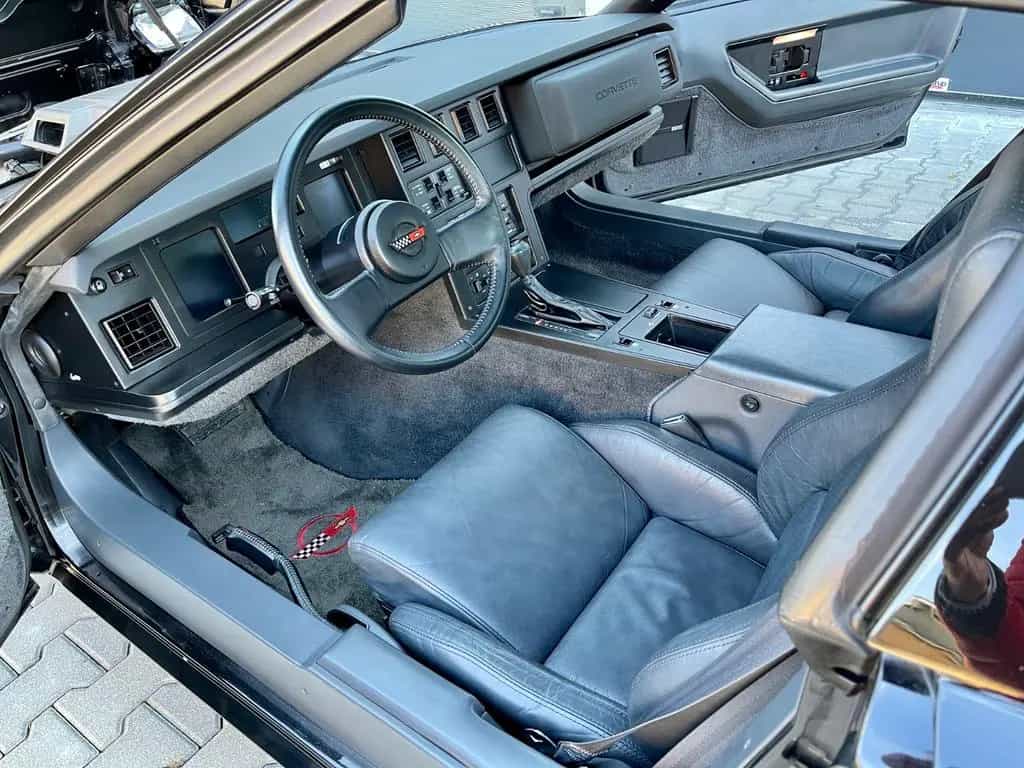 Corvette C4 BLACK over BLACK 1 Owner from NEW 16000miles 07/1984-photo-10