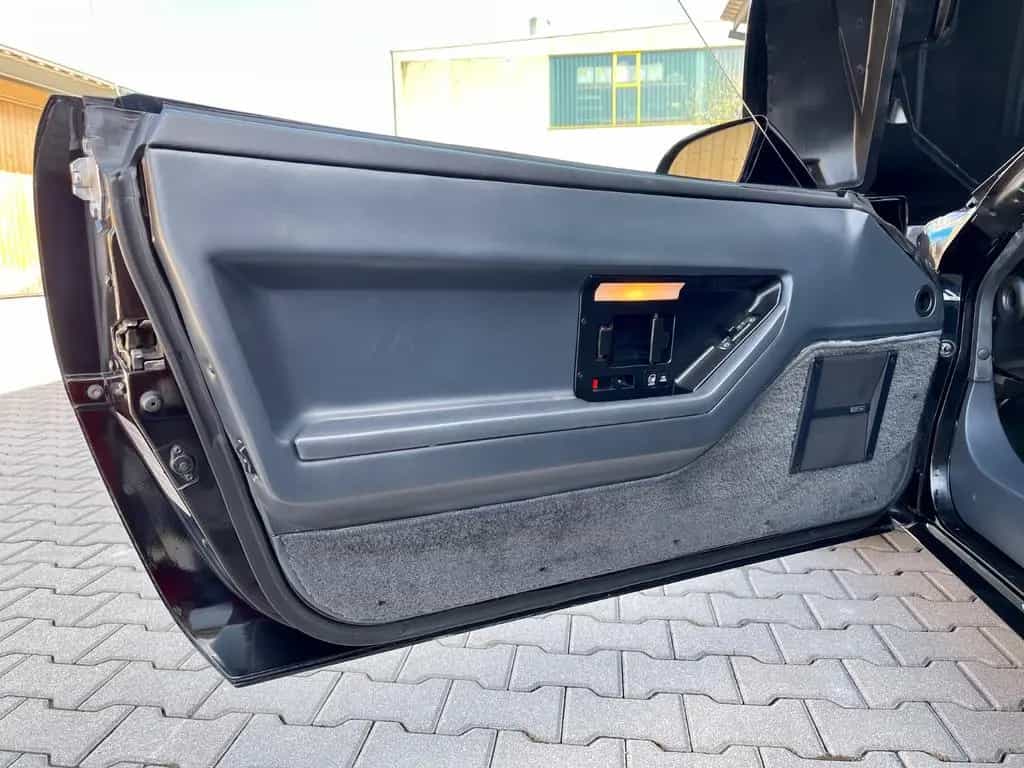 Corvette C4 BLACK over BLACK 1 Owner from NEW 16000miles 07/1984-photo-14