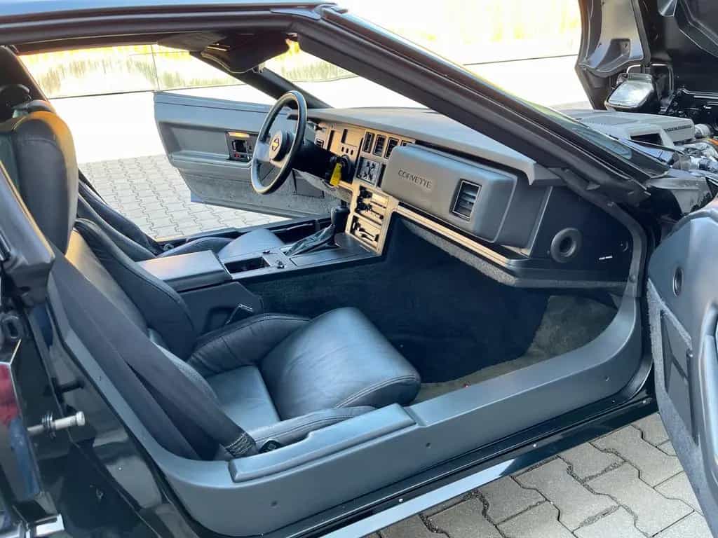Corvette C4 BLACK over BLACK 1 Owner from NEW 16000miles 07/1984-photo-15