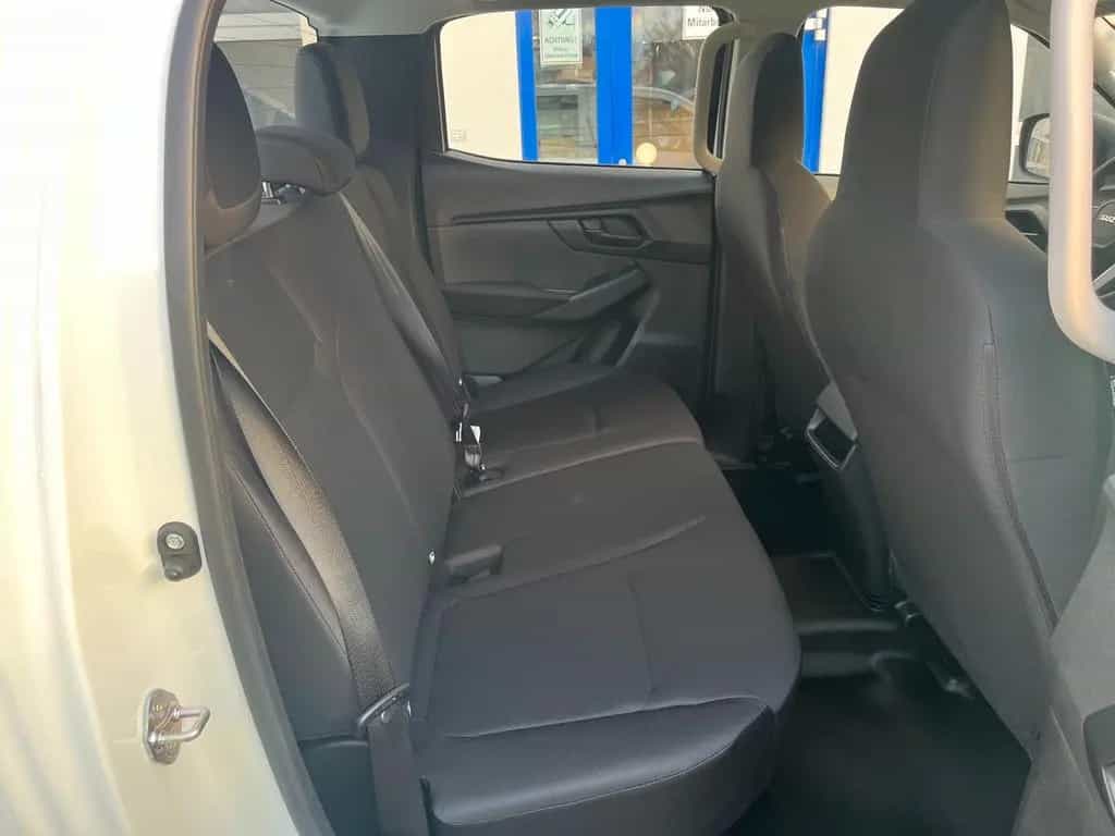 Isuzu D-Max Double Cab L AT +SOFORT+ null-photo-9