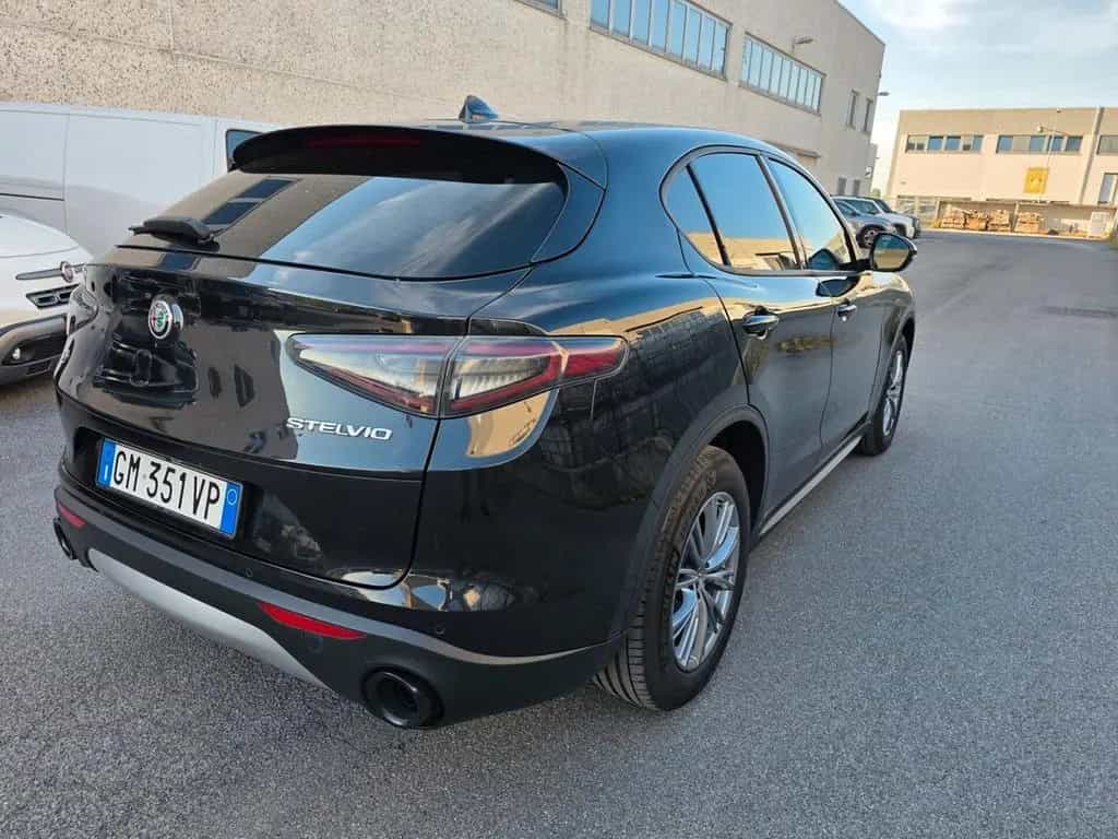 Alfa Romeo Stelvio 2.2 Turbodiesel 210 CV AT8 Q4 04/2023-photo-5