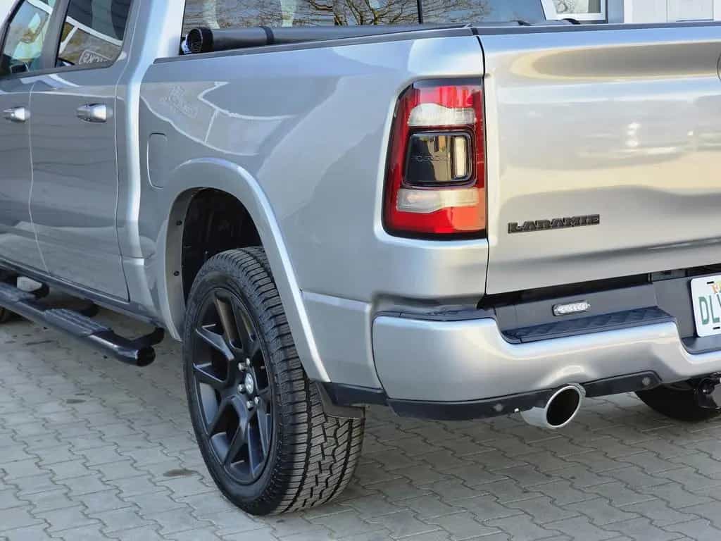 Dodge RAM 1500 5.7 4x4 Laramie Memory H&R LED AHK 22´´ 12/2020-photo-10