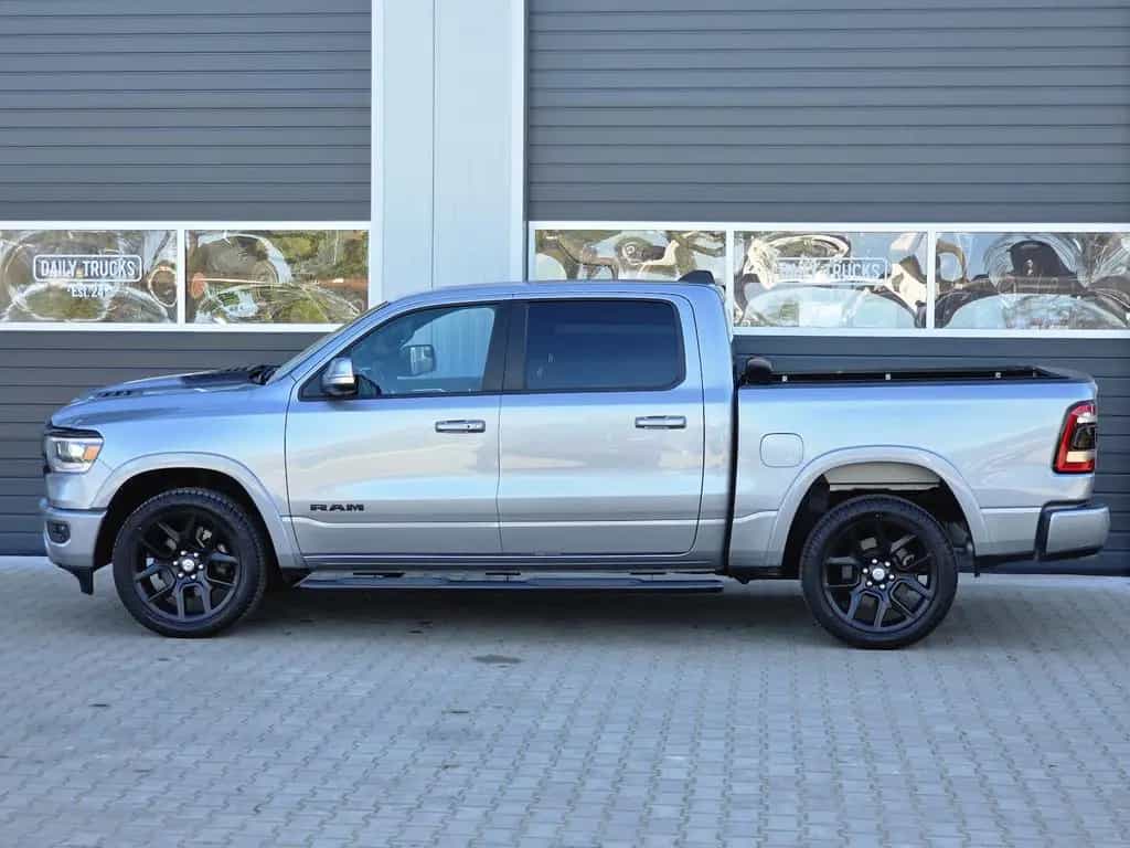 Dodge RAM 1500 5.7 4x4 Laramie Memory H&R LED AHK 22´´ 12/2020-photo-16