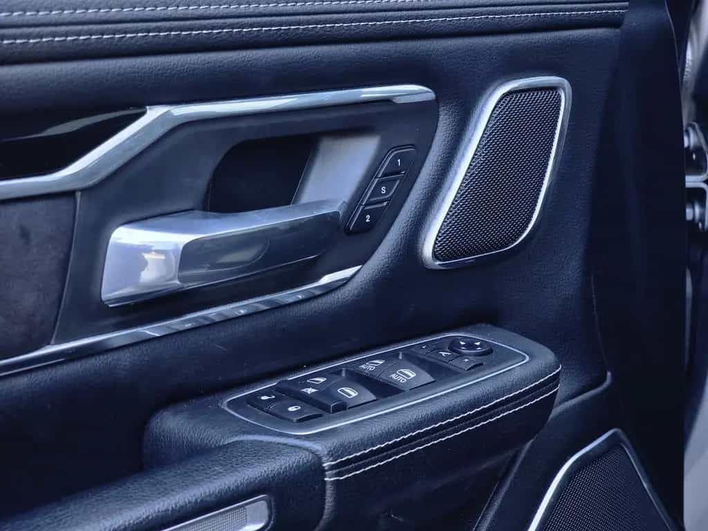 Dodge RAM 1500 5.7 4x4 Laramie Memory H&R LED AHK 22´´ 12/2020-photo-22