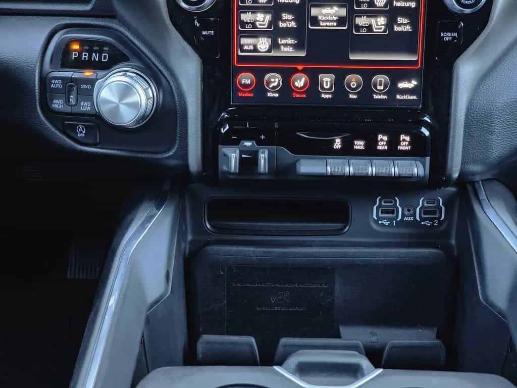 Dodge RAM 1500 5.7 4x4 Laramie Memory H&R LED AHK 22´´ 12/2020-photo-29