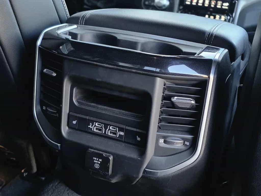 Dodge RAM 1500 5.7 4x4 Laramie Memory H&R LED AHK 22´´ 12/2020-photo-31