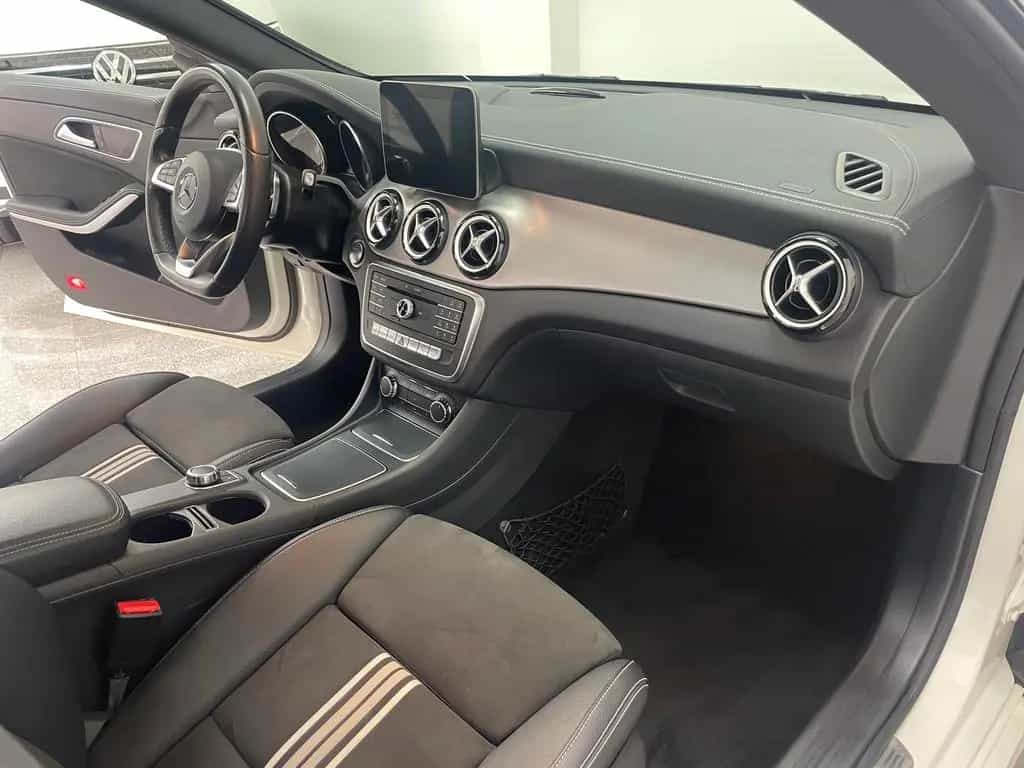 Mercedes-Benz CLA 200 Shooting Brake /EDITION/AMG/PANORAMA-Dach 03/2018-photo-11