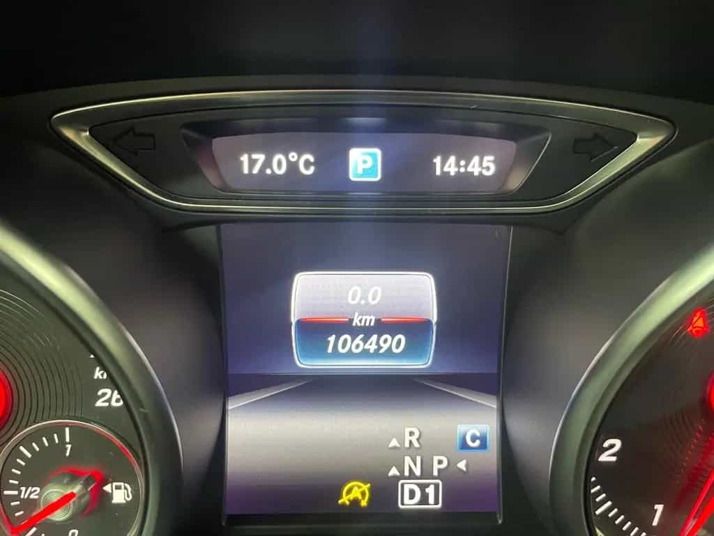 Mercedes-Benz CLA 200 Shooting Brake /EDITION/AMG/PANORAMA-Dach 03/2018-photo-14