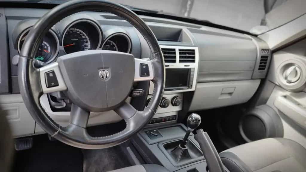 Dodge Nitro SXT 2.8 CRD 4WD SXT 01/2008-photo-4