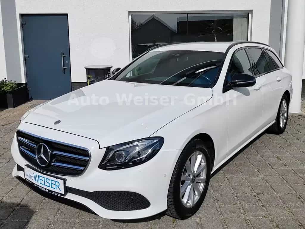 Mercedes-Benz E 200 *SH*LED*NAVI*AHK*KAMERA*TEMPOM*SOUNDSYS 01/2018-photo-0