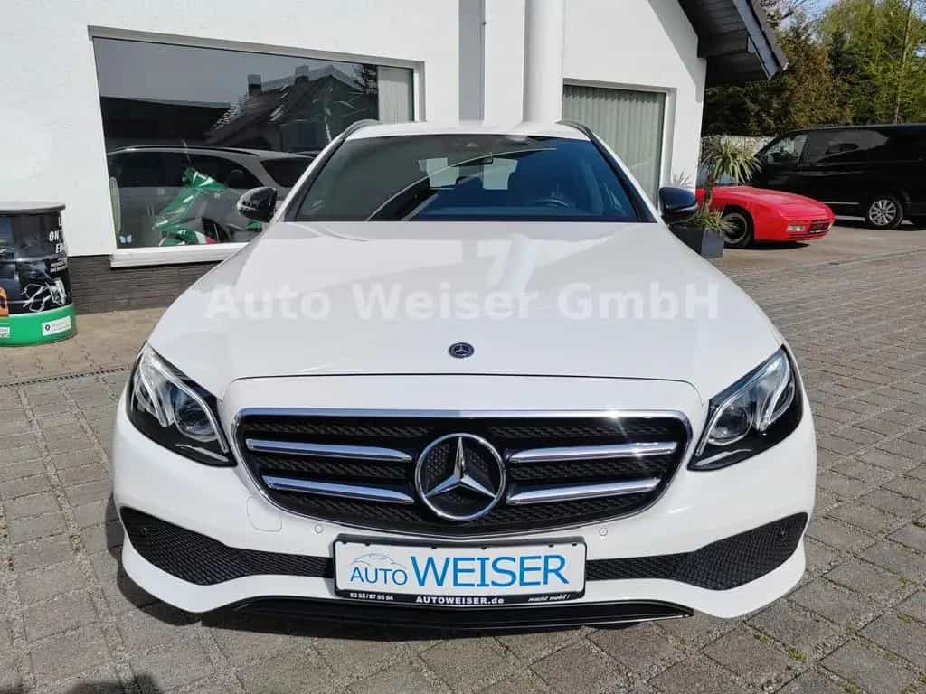 Mercedes-Benz E 200 *SH*LED*NAVI*AHK*KAMERA*TEMPOM*SOUNDSYS 01/2018-photo-6